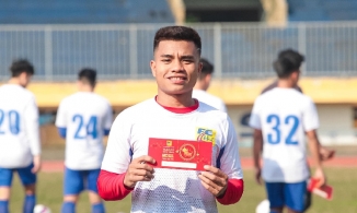 Hồ Thanh Minh là ai? Cầu thủ người Tà Ôi, có sức khoẻ phi thường nhờ đi rừng kiếm củi, lấy mật ong