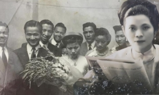 Đám cưới nhà giàu Hà Nội đầu TK 20: 10 siêu xe nhập khẩu đi rước dâu, tiệc cưới toàn sơn hào hải vị