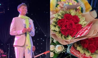 Hồ Văn Cường được fan tặng vàng và 'cơn mưa' hoa tiền mặt khi đi hát