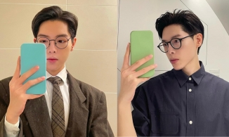 Đức Phúc đăng ảnh selfie trước gương, netizen soi ngay ra điều kỳ lạ trên điện thoại