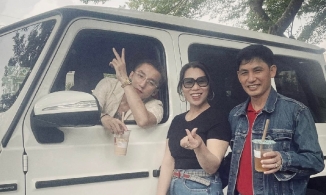 Sơn Tùng lái G63 đưa bố mẹ đi chơi, ngoại hình thân mẫu chiếm spotlight