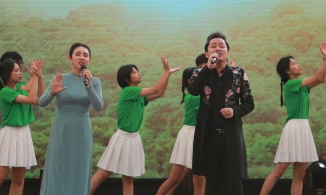 Tùng Dương, Bảo Trâm hòa nhịp yêu thương tại Ngày hội tới trường trường Hy Vọng