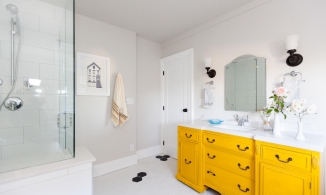 Sơn mới tủ lưu trữ: Tuyệt chiêu “thay áo” cho phòng tắm sinh động