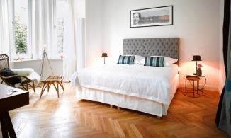 Ngắm 10 phòng ngủ sử dụng sàn gỗ họa tiết xương cá đẹp mắt