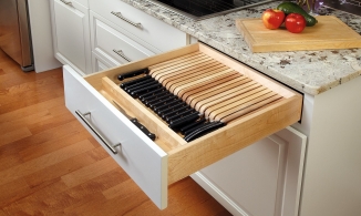 5 thiết kế kệ thông minh giúp bạn sắp xếp tủ bếp gọn gàng, đẹp mắt