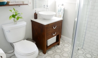 Phòng tắm trăm tuổi 'lột xác' ngoạn mục nhờ lựa chọn nội thất thông minh