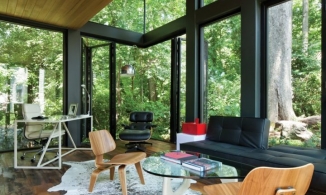 Ngôi nhà gỗ chỉ 37m² giữa cánh rừng của một nhà văn khiến bao người mơ ước