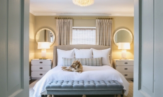 Mẹo phong thủy giúp bạn hóa giải thế xấu khi kê đầu giường dưới cửa sổ