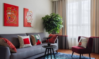 Căn hộ 35m² nổi bật sắc đỏ cùng thiết kế phòng khách, phòng ngủ '2 trong 1'