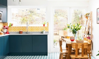 Cải tạo nhà nhỏ cũ kỹ thành không gian sống tiện nghi, đầy sắc màu lôi cuốn