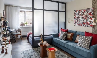 Căn hộ 53m² của người mẹ đơn thân sống cùng cô con gái với 2 phòng ngủ tươi sáng, rực rỡ sắc màu