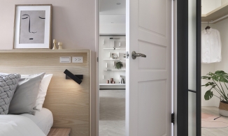 Căn hộ 73m² được cải tạo theo phong cách Scandinavian với tone xám - hồng phấn ngọt ngào