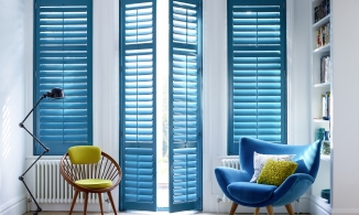 Những ý tưởng trang trí nội thất đẹp xiêu lòng từ những cánh cửa chớp cũ