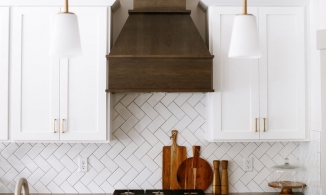 Cách vệ sinh máy hút mùi trong phòng bếp sạch bóng từ trong ra ngoài