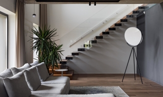 Lan can trong suốt: Ý tưởng thiết kế cho cầu thang an toàn vẫn sang chảnh