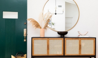 Lối ra vào nhỏ hẹp bỗng 'chất như nước cất' với 10 nội thất gọn - đẹp - tiện