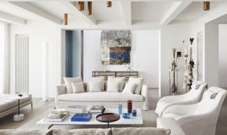 Căn hộ thông tầng sang trọng với cầu thang xoắn ốc và nội thất cao cấp