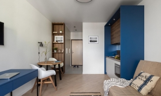 Căn hộ 20m² nhỏ mà có võ, điểm nhấn là khu bếp màu xanh lam cá tính