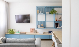 Căn hộ 26m² của cặp vợ chồng son nhờ nội thất màu xanh lam mà thêm tươi tắn