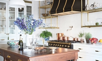 Cải tạo bếp bằng màu trắng và cái 3 cái kết khác nhau nhưng đều đẹp