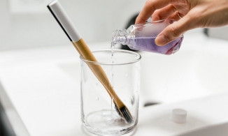 3 cách vệ sinh bàn chải đánh răng sạch sẽ và an toàn cho cả gia đình