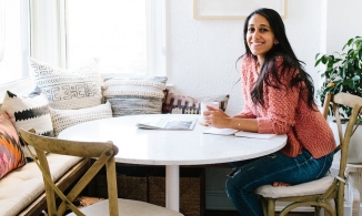 Căn hộ ngập tràn sắc xanh của cô gái trẻ với sự góp mặt của hơn 35 loài thực vật sống động