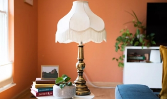 Hướng dẫn các bước vệ sinh chụp đèn bằng vải nhanh chóng và sạch đẹp như mới