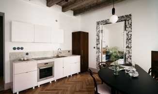 Căn hộ 62m² kết hợp hài hòa giữa phong cách tối giản và phong cách cổ điển trầm ấm