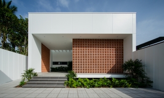 Small House 02, ngôi nhà sử dụng gạch đất nung để thông gió và trang trí nhà ấn tượng ở Bến Tre