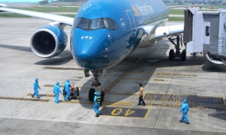 Dừng kế hoạch 33 chuyến bay 'nửa thương mại' đưa công dân Việt về nước