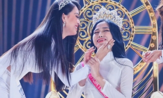 Đỗ Thị Hà tiết lộ câu Tiểu Vy ghé sát tai đàn em nói khi trao vương miện
