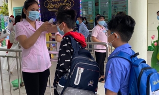 Học sinh 4 trường ở TP.HCM đi học trở lại sau 1 tuần phòng dịch Covid-19