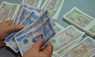 Bị người yêu cũ đòi 1,5 triệu đồng, chàng trai mang đến một bao tiền lẻ 