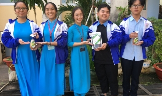 Gia Lai: Nhóm học sinh sáng chế thuốc trừ sâu sinh học từ vỏ hạt cây điều