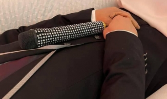 Cố nghệ sĩ Vân Quang Long an nghỉ bên chiếc micro