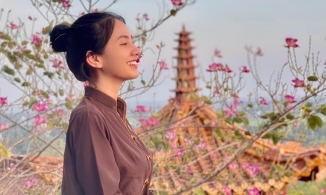 Đẳng cấp nhan sắc tình trẻ chồng cũ Lệ Quyên: Mặc quần áo lên chùa cũng đẹp