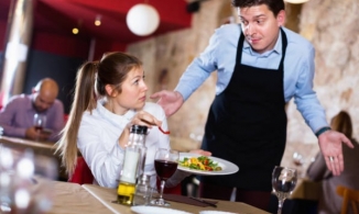 Bị khách hàng chấm 1 sao và lời đáp trả của chủ quán 'Thôi chị lượn dùm tôi cái'