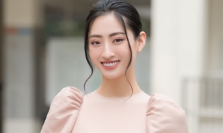 Hoa hậu Lương Thùy Linh mừng tuổi bố mẹ tới 100 triệu đồng