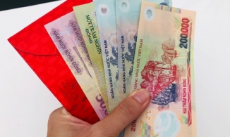 Ngày đầu đi làm trở lại: Người được lì xì tiền, người được tặng cả chỉ vàng