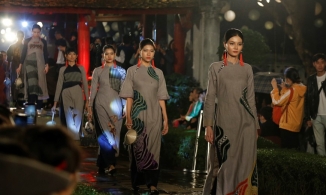 600 bộ áo dài được trình diễn tại Văn Miếu trong chương trình 'Áo dài của chúng ta'