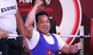 Lực sĩ Lê Văn Công mang về tấm huy chương bạc cho đoàn Việt Nam tại Paralympic 2020
