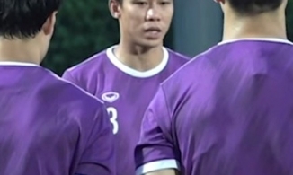 Đội trưởng Quế Ngọc Hải tổ chức họp đội, khẳng định 'vào đây mình không ngại ai hết'