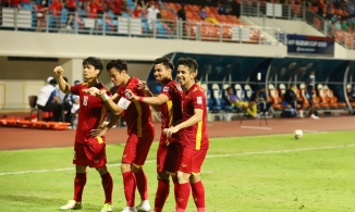 ĐT Việt Nam vẫn phải lưu lại Singapore, chưa thể về nhà ngay sau thất bại tại AFF Cup