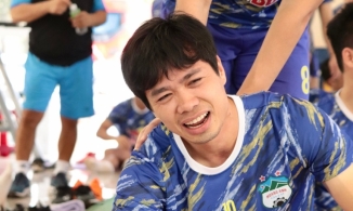 Tết vừa hết, HLV Kiatisuk khiến Công Phượng rơi lệ theo đúng nghĩa