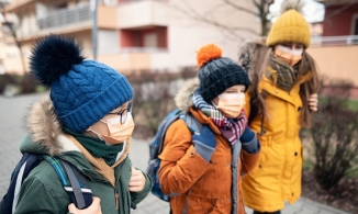 Quy tắc 'cấm yêu' trong mùa dịch của phụ huynh Canada