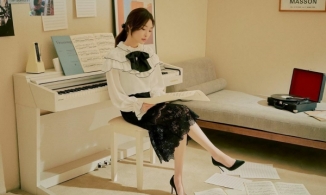 Trở nên nổi bật với 3 cách mix đồ bằng chiếc áo blouse trắng tiểu thư