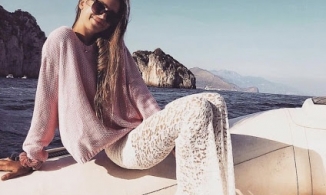 Mix đồ 'sang xịn' với váy maxi ren cho các nàng vào ngày lạnh