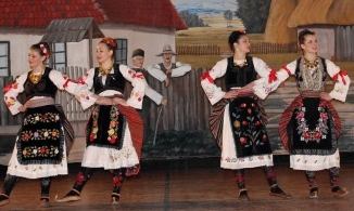 Điểm danh 10 trang phục truyền thống của phụ nữ trên thế giới