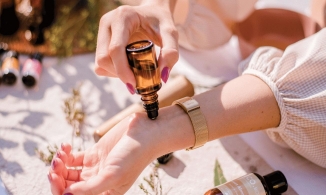 Điểm danh 6 nguyên liệu nước hoa đắt nhất thế giới