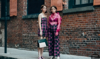 Bí quyết mặc đẹp như cặp song sinh cao 1m57